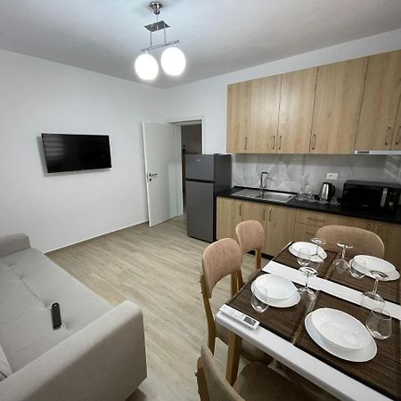 Kevi 'S Place Tirana Exterior photo